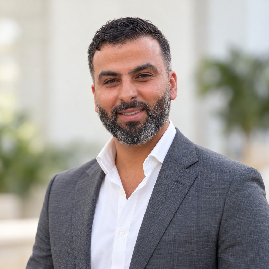 Portrait of Dr Mohamed Elhaddad